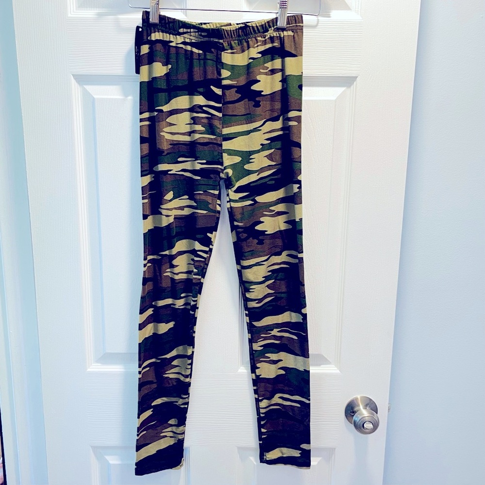 LA 12St NWT Women’s Camouflage Leggings